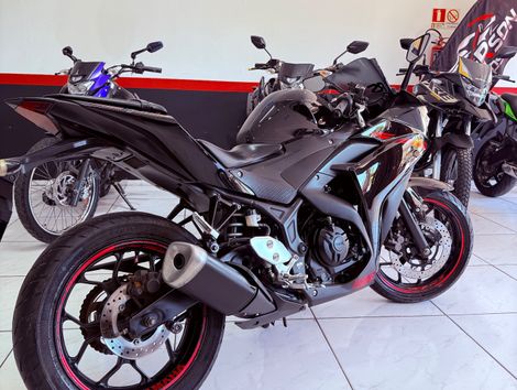 YAMAHA YZF R-3 321/ABS