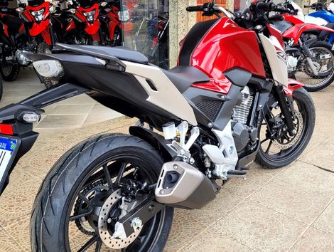 Honda CB 300F TWISTER CBS