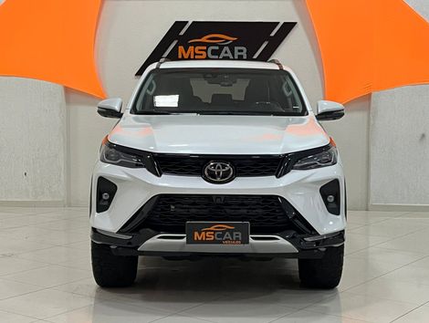 Toyota Hilux SW4 SRX Plat. 4x4 2.8 TB Die. Aut.