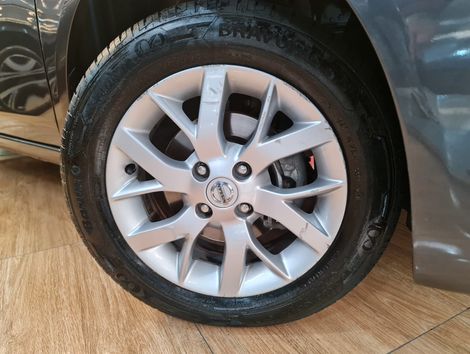 Nissan VERSA SV 1.6 16V FlexStart 4p Aut.