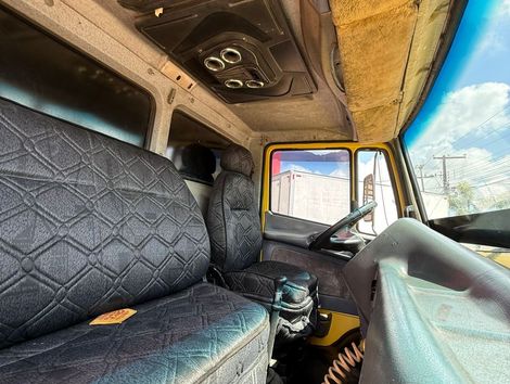 MERCEDES-BENZ L-1620 3-Eixos 2p (diesel)