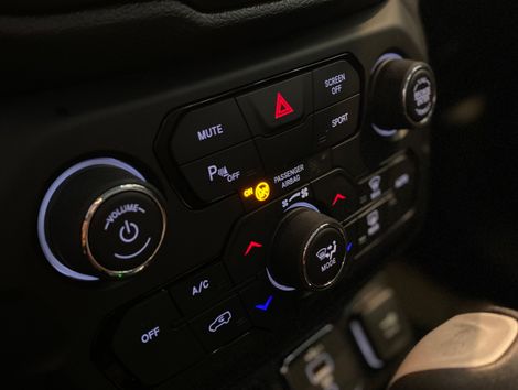 Jeep Renegade Sport 1.8 4x2 Flex 16V Aut.