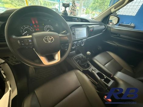 Toyota Hilux CD 4x4 2.8 Diesel Mec.