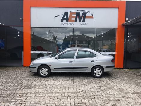 Renault Megane Sedan RT 2.0