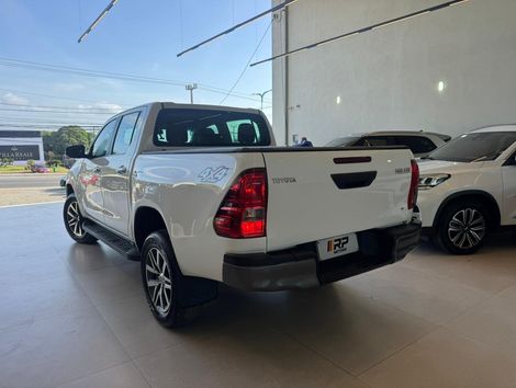 Toyota Hilux CD 4x4 2.8 Diesel Mec.
