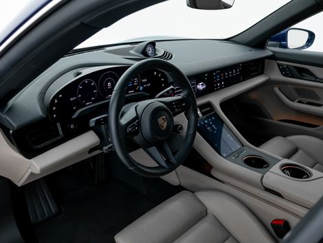 Porsche Taycan 4S (Elétrico)