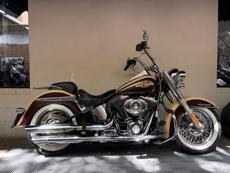 Harley SOFTAIL DELUXE  FLSTN