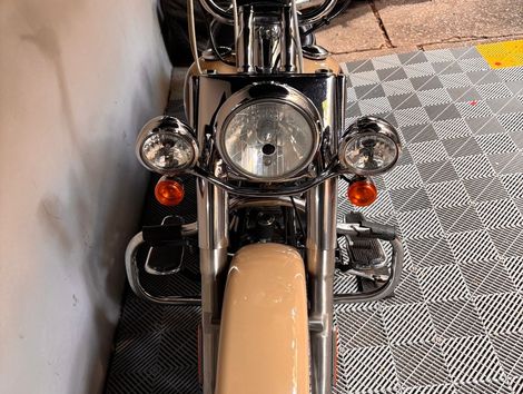 Harley SOFTAIL DELUXE  FLSTN