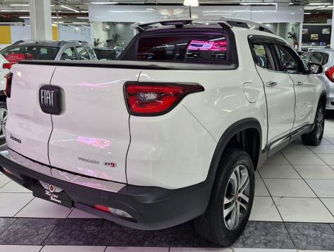 Fiat Toro Volcano 2.4 16V Flex Aut.