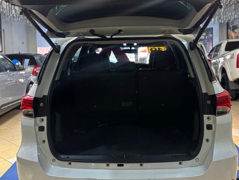 Toyota Hilux SW4 SRX 4x4 2.8 TDI 16V Dies. Aut.