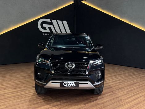 Toyota Hilux SW4 SRX 4x4 2.8 TDI 16V Dies. Aut.