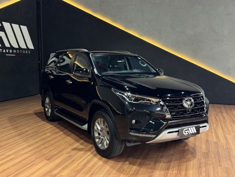 Toyota Hilux SW4 SRX 4x4 2.8 TDI 16V Dies. Aut.