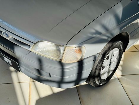 Ford Escort GL 1.6i / 1.6