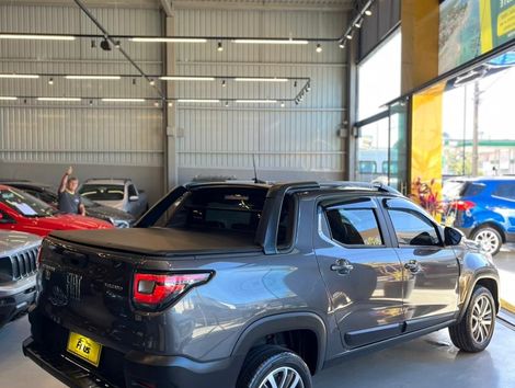 Fiat Strada Volcano 1.3 Flex 8V CD