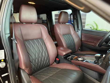 Mitsubishi Pajero Sport Le.Black 2.4 4x4 (Die) Aut.