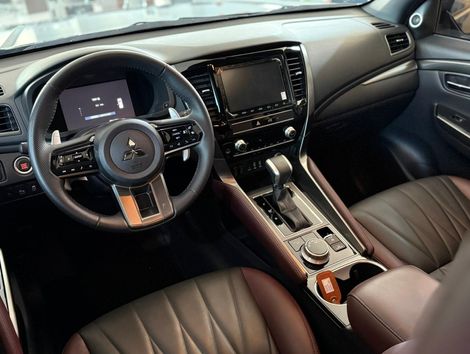 Mitsubishi Pajero Sport Le.Black 2.4 4x4 (Die) Aut.