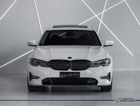 BMW 330i Sport 2.0 TB 16V 4p