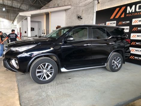 Toyota Hilux SW4 SRX 4x4 2.8 TDI 16V Dies. Aut.