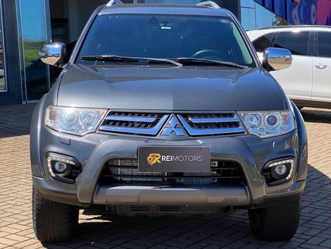 Mitsubishi Pajero HPE 3.2 4x4 T.I. Dies. 5p Aut.