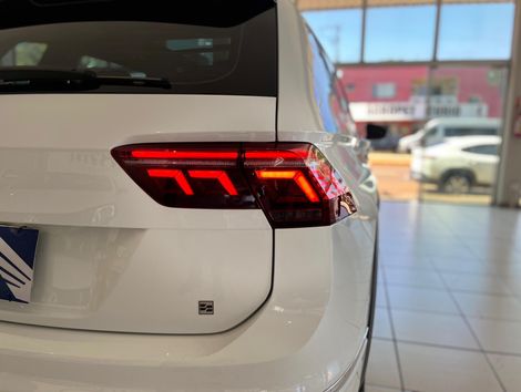 VolksWagen TIGUAN Allspac R-Line 300 TSI 2.0 