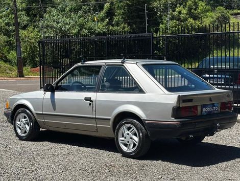 Ford Escort GL 1.6i / 1.6