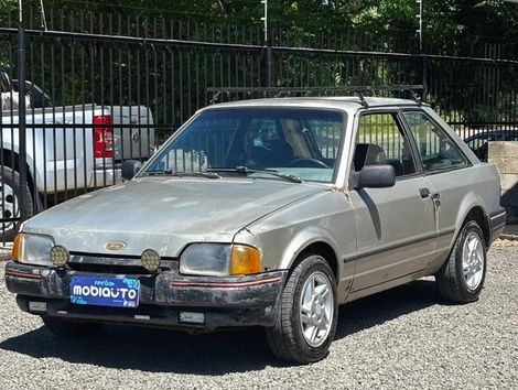 Ford Escort GL 1.6i / 1.6
