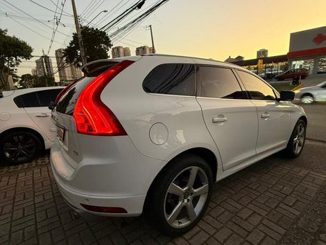 Volvo XC 60 T-5 R-DESIGN 2.0 FWD 5p