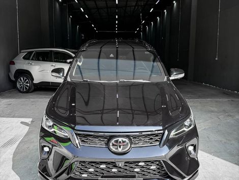 Toyota Hilux SW4 SRX 4x4 2.8 TDI 16V Dies. Aut.