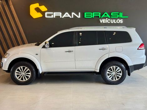 Mitsubishi Pajero HPE 3.2 4x4 T.I. Dies. 5p Aut.