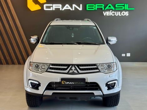 Mitsubishi Pajero HPE 3.2 4x4 T.I. Dies. 5p Aut.
