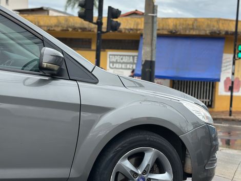 Ford Focus Sedan 2.0 16V/2.0 16V Flex 4p Aut.