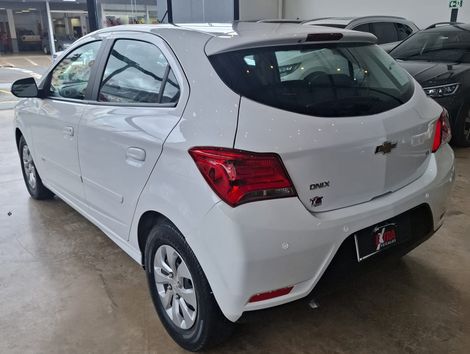 Chevrolet ONIX HATCH LT 1.0 8V FlexPower 5p Mec.