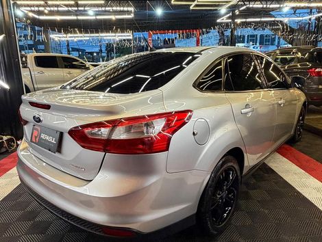 Ford Focus Sedan 2.0 16V/2.0 16V Flex 4p Aut.