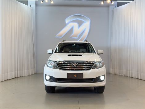 Toyota Hilux SW4 SRV D4-D 4x4 3.0 TDI Dies. Aut