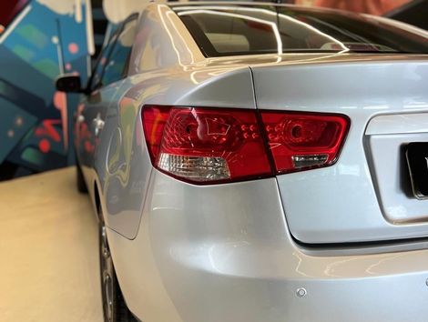 Kia Motors Cerato 1.6 16V Mec.