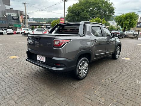 Fiat Strada Volcano 1.3 Flex 8V CD