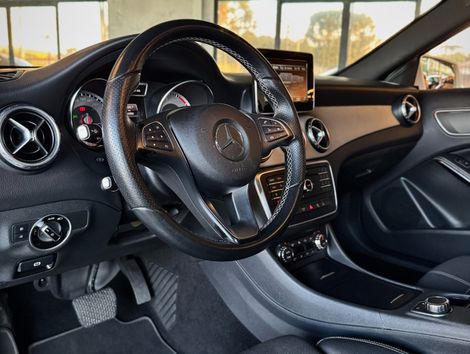 Mercedes GLA 250 Enduro 2.0 TB 16V 211cv Aut.