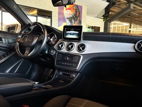 Mercedes GLA 250 Enduro 2.0 TB 16V 211cv Aut.
