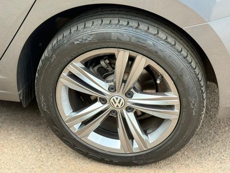 VolksWagen JETTA R-Line 250 TSI 1.4 Flex 16V Aut.