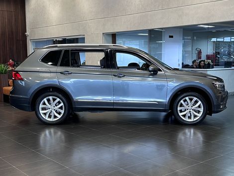 VolksWagen TIGUAN Allspac Comf 250 TSI 1.4 Flex