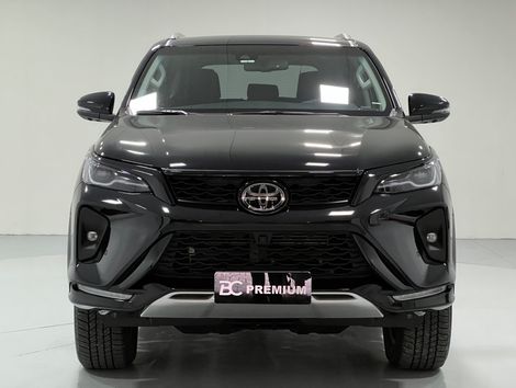 Toyota Hilux SW4 SRX Plat. 4x4 2.8 TB Die. Aut.