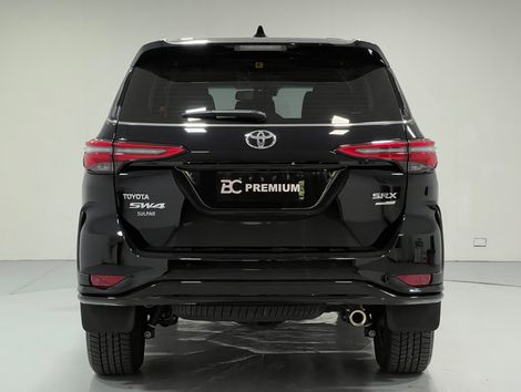 Toyota Hilux SW4 SRX Plat. 4x4 2.8 TB Die. Aut.