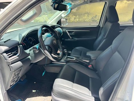 Toyota Hilux SW4 SRX 4x4 2.8 TDI 16V Dies. Aut.