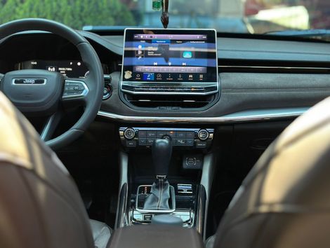 Jeep Commander Overland T270 1.3 TB Flex Aut.