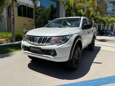 Mitsubishi L200 Tri. Outdo. GLS 2.4 CD 4x4 Die. Aut