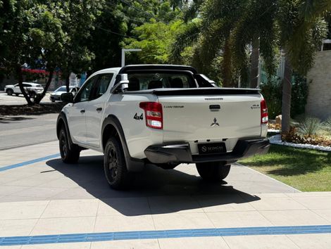 Mitsubishi L200 Tri. Outdo. GLS 2.4 CD 4x4 Die. Aut