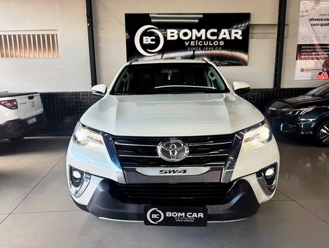 Toyota Hilux SW4 SRX 4x4 2.8 TDI 16V Dies. Aut.