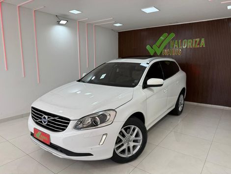 Volvo XC 60 D-5 MOMENTUM 2.4  AWD Diesel  5p