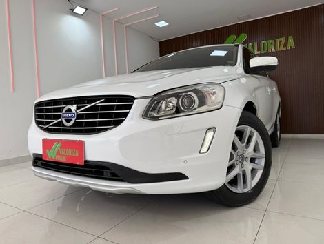 Volvo XC 60 D-5 MOMENTUM 2.4  AWD Diesel  5p