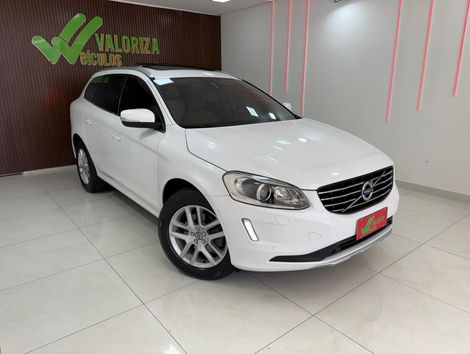 Volvo XC 60 D-5 MOMENTUM 2.4  AWD Diesel  5p
